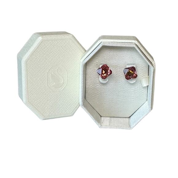 Swarovski Ortyx stud earrings Pyramid cut, Pink, Gold-tone plated - Picture 1 of 7